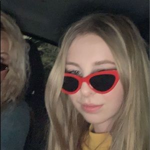 Meet your Posher, Hailey